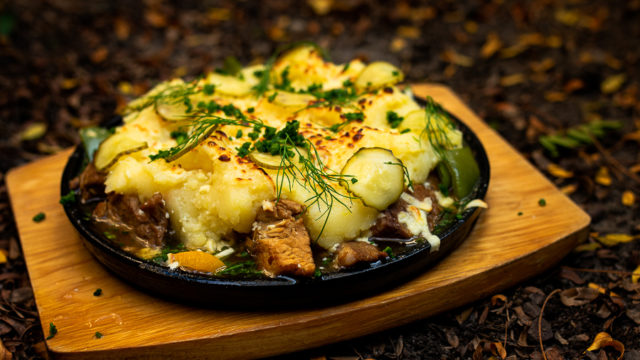 MUSAKAS Z BAKŁAŻANA I ZIEMNIACZANYM BESZAMELEM_1_A.Polan